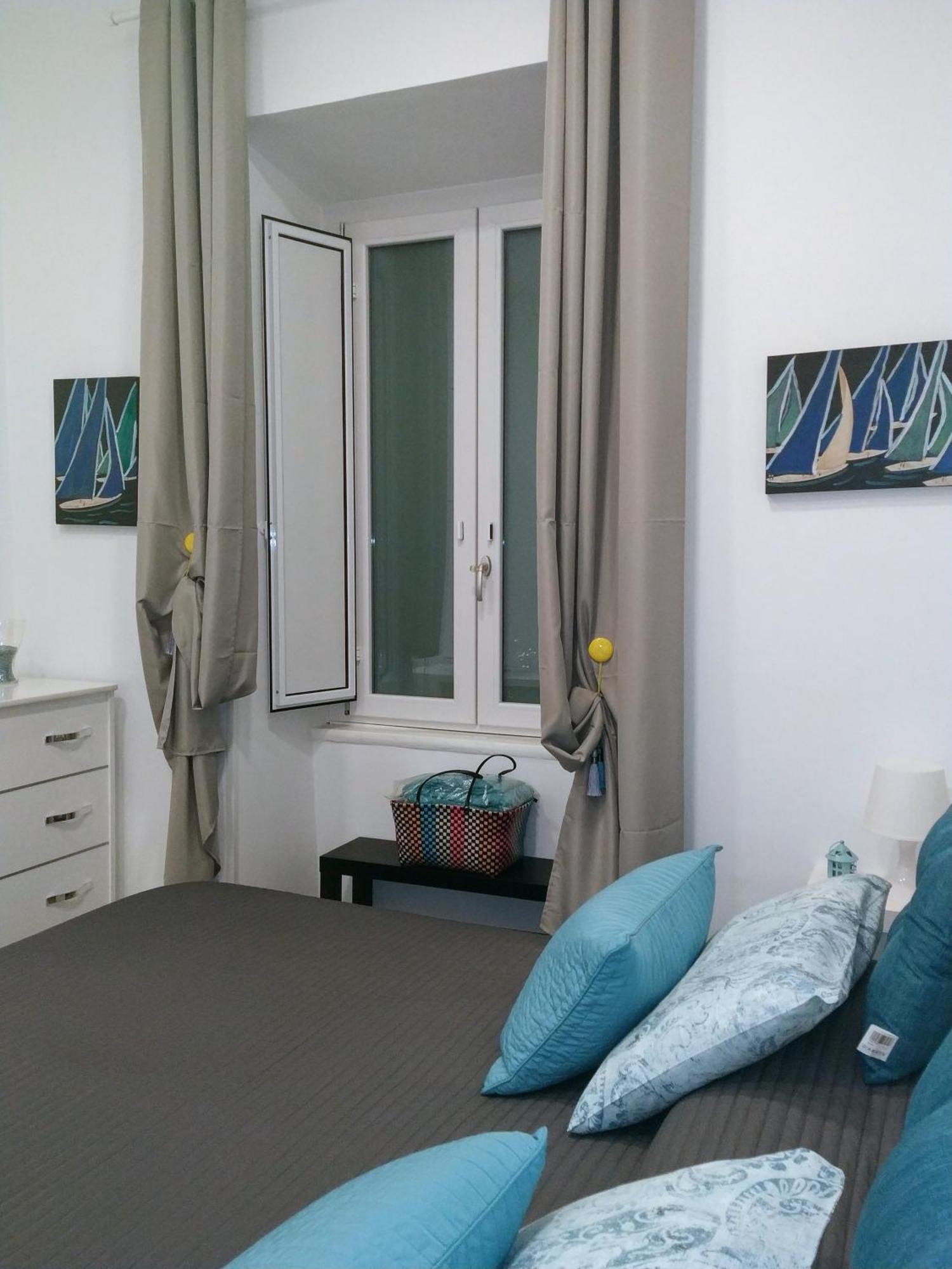 Margherita'S Apartment Salerno Exteriör bild