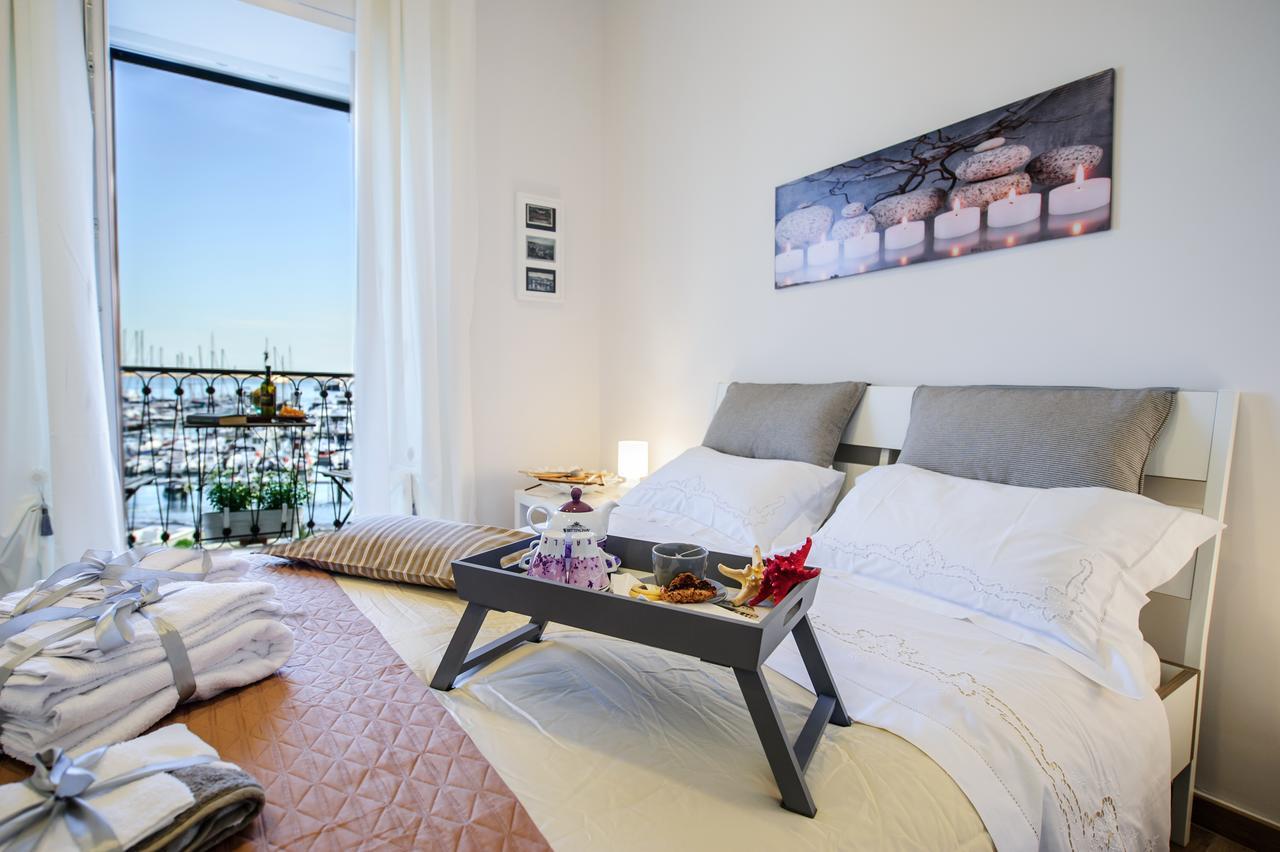 Margherita'S Apartment Salerno Exteriör bild