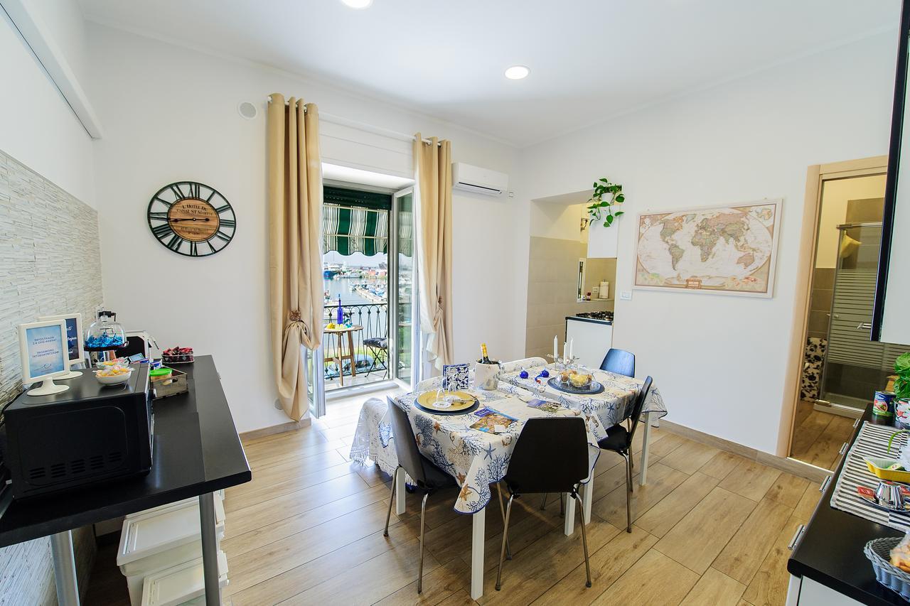 Margherita'S Apartment Salerno Exteriör bild
