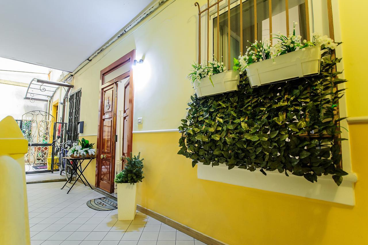 Margherita'S Apartment Salerno Exteriör bild